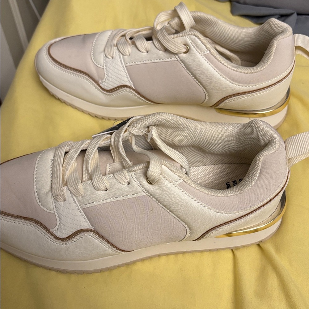 ❤️ Primark Cream and Gold Casual Sneakers
